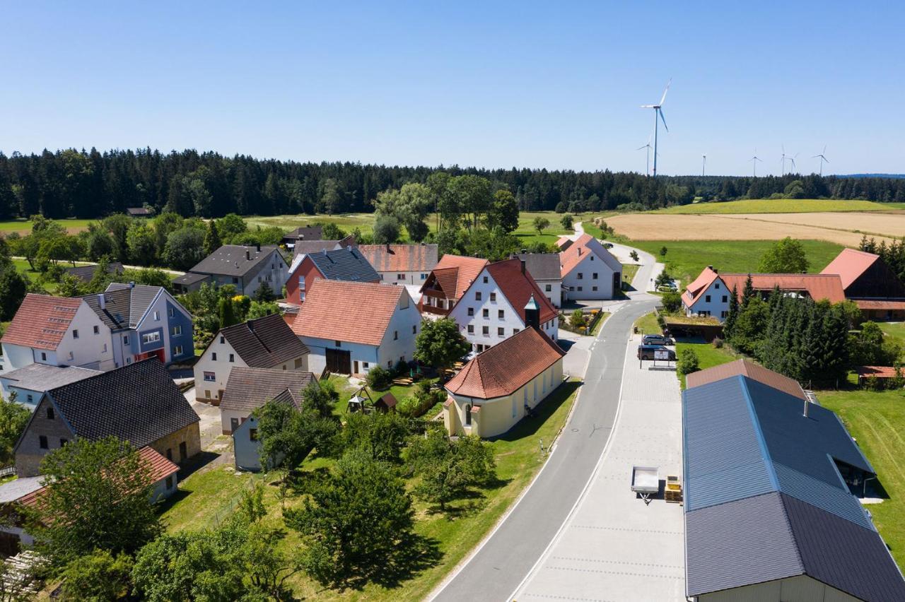 Gasthof-Pension Brauner Hirsch In Alfeld - Mittelfranken Buitenkant foto