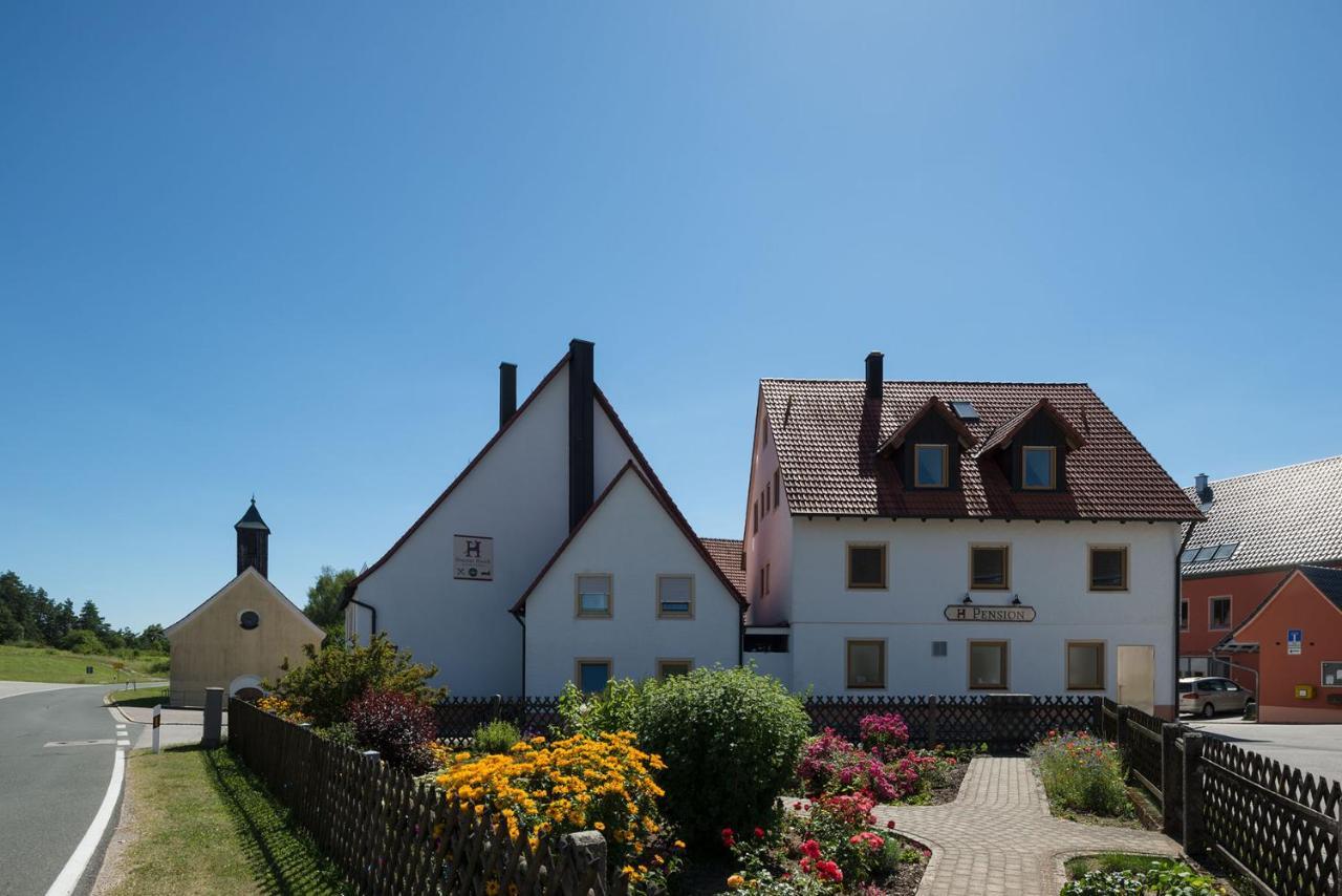 Gasthof-Pension Brauner Hirsch In Alfeld - Mittelfranken Buitenkant foto