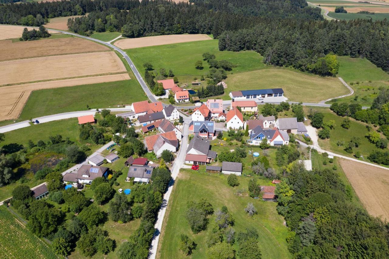 Gasthof-Pension Brauner Hirsch In Alfeld - Mittelfranken Buitenkant foto