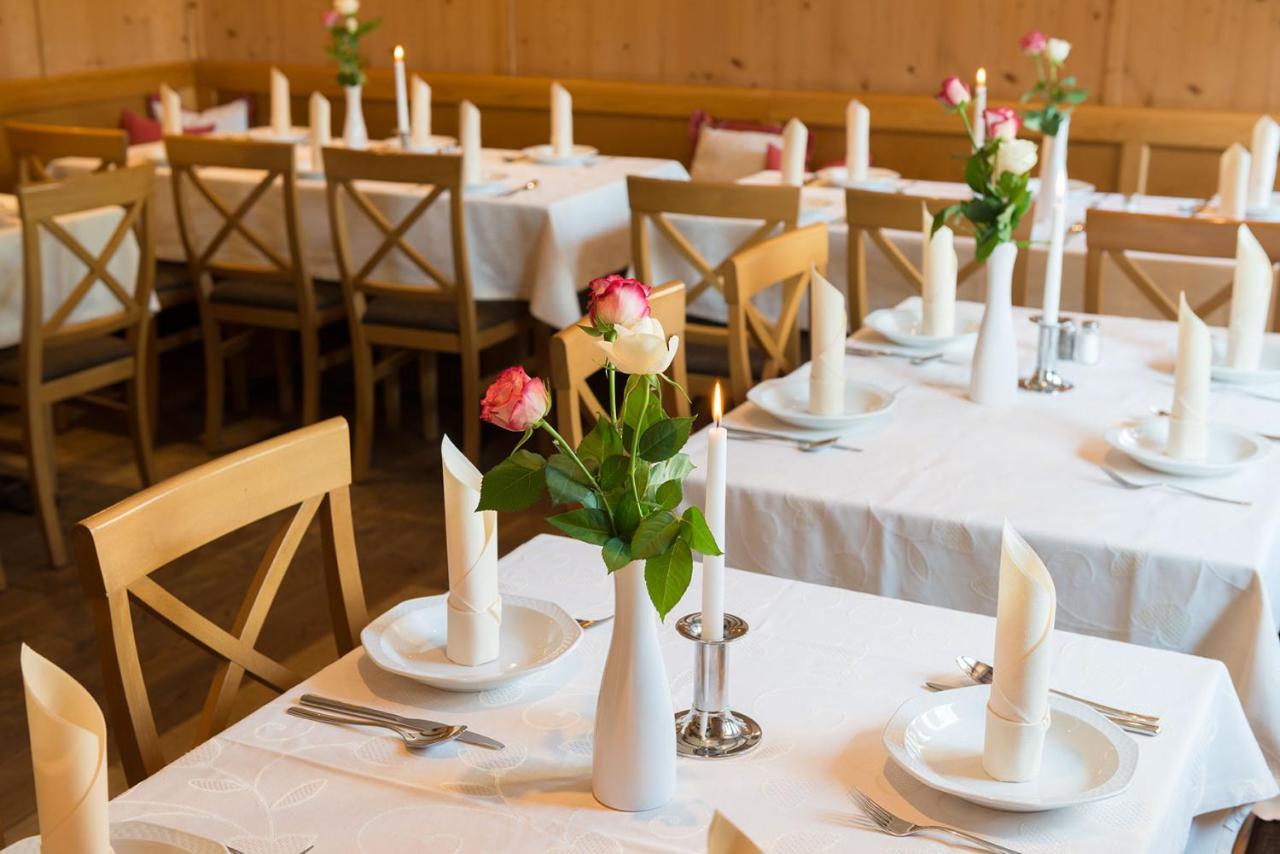 Gasthof-Pension Brauner Hirsch In Alfeld - Mittelfranken Buitenkant foto